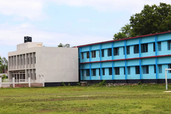 Singra Damdama Pilot Okulu Ve Kolej binaları arka taraftan