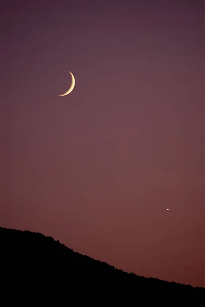 Young Moon Sunset Dark Mountain — Stok fotoğraf