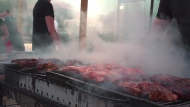 Közeli Kép Néhány Hús Nyársak Grillezett Egy Barbecue — Stock videók