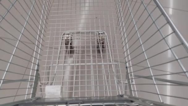 Неси Пустую Тележку Супермаркет Пустая Корзина Супермаркете Собираемся Супермаркет — стоковое видео