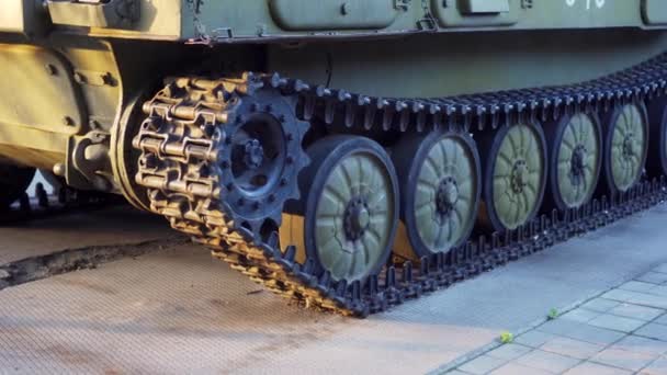 Orugas Metálicas Tanque Batalla Chasis Máquina Guerra — Vídeo de stock
