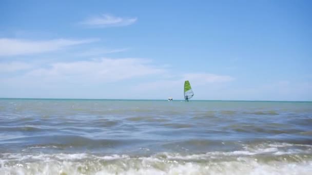 Windsurfen Rust Uit Aan Zee Oceaan Zeilen Sporthobby Het Water — Stockvideo