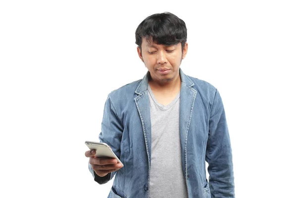 Ung Asiatisk Man Med Hjälp Smartphone — Stockfoto