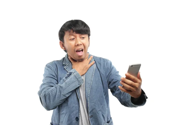 Молодий Азіатський Чоловік Використовує Смартфон — стокове фото