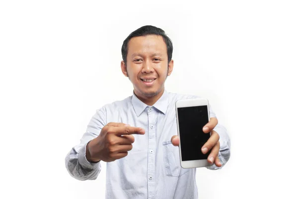 Jeune Asiatique Homme Utilisant Smartphone — Photo