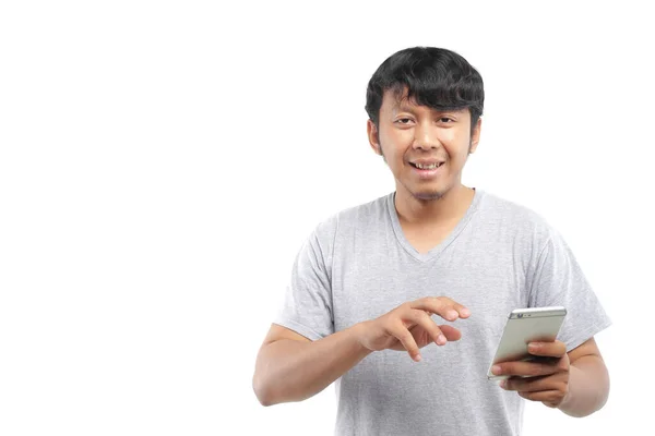 Junger Asiatischer Mann Mit Smartphone — Stockfoto