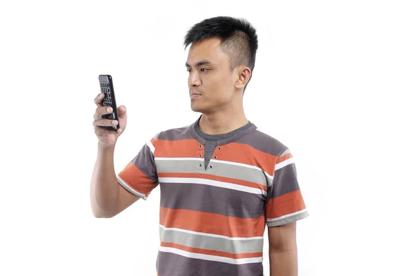 Filipinli iş adamı akıllı telefon kullanıyor. Manila philippine izole edilmiş. 29 Eylül 2020