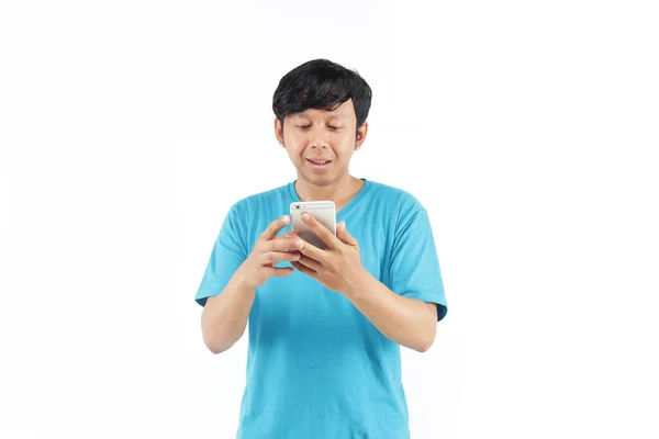 Junger Asiatischer Mann Mit Smartphone — Stockfoto