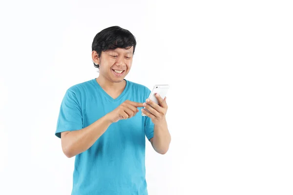Junger Asiatischer Mann Mit Smartphone — Stockfoto
