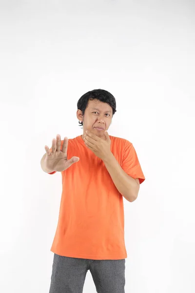 Aziatische Guy Geschokt Met Oranje Shirt — Stockfoto