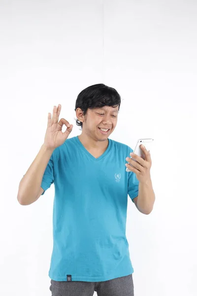 Young Asian Man Using Smartphone — Stock Photo, Image