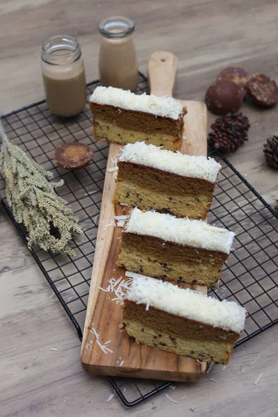 Sliced Homemade Cake Wooden Table Closeup Shot — Stock Photo, Image