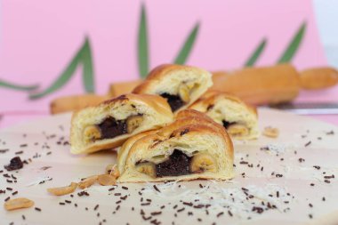 Kahvaltı fırını. Muz ve çikolata dilimi.