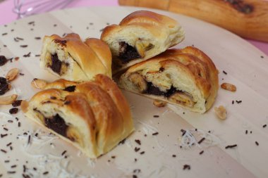 Kahvaltı fırını. Muz ve çikolata dilimi.