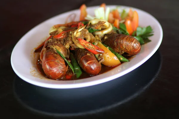 虾仁沙拉和大虾汤碗 — 图库照片