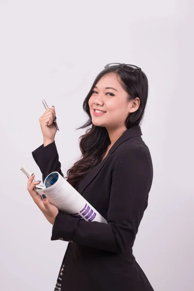 Indonesien Frau Mit Buch Business Indonesien Frau Sitzt Mit Buch — Stockfoto