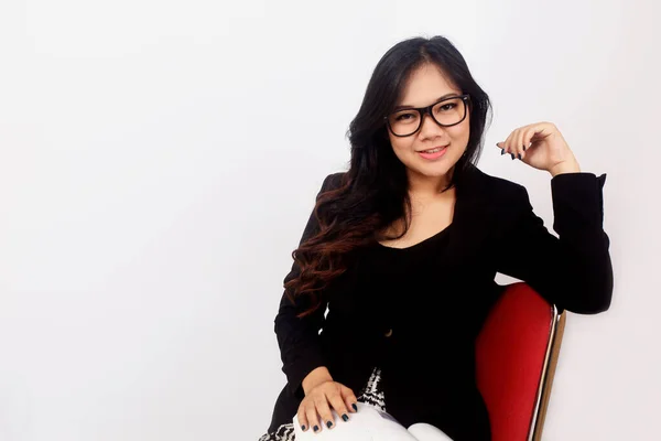 Индонезия Бизнес Женщина Очках Проведение Книги Белом Фоне — стоковое фото