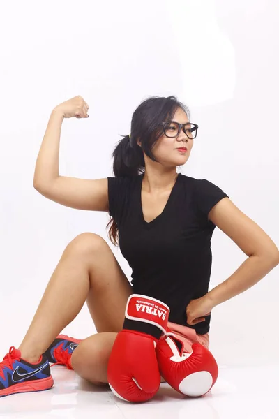 Indonésia Mulher Esporte Com Luvas Boxe Fundo Branco Jacarta Indonésia — Fotografia de Stock