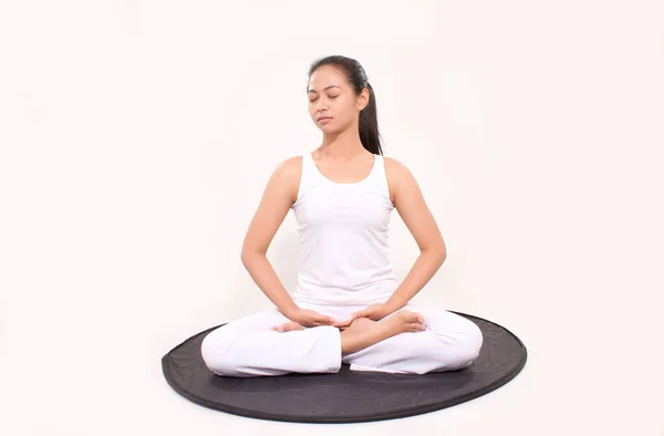 Kvinna Meditation Lotus Praxis Isolerad Yogmeditation Asiatisk Kvinna Isolerad Stockbild