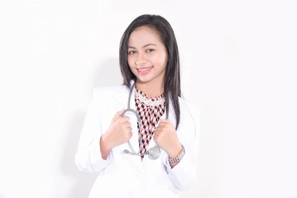 Asiatisk Kvinna Läkare Som Håller Stetoskop Vit Bakgrund Royaltyfria Stockbilder