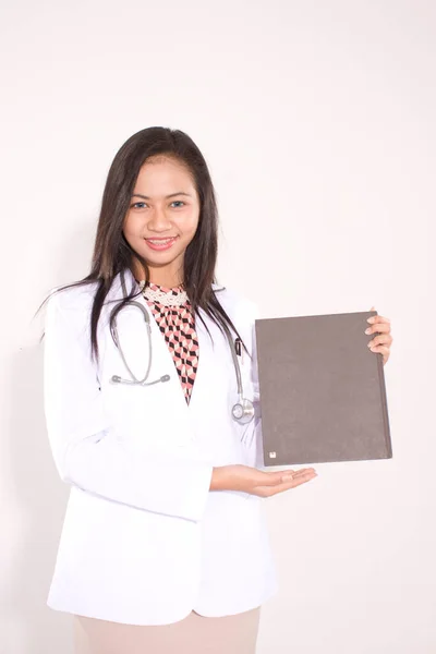 Asian Woman Showing Blank Space Board White Background — Stock Photo, Image