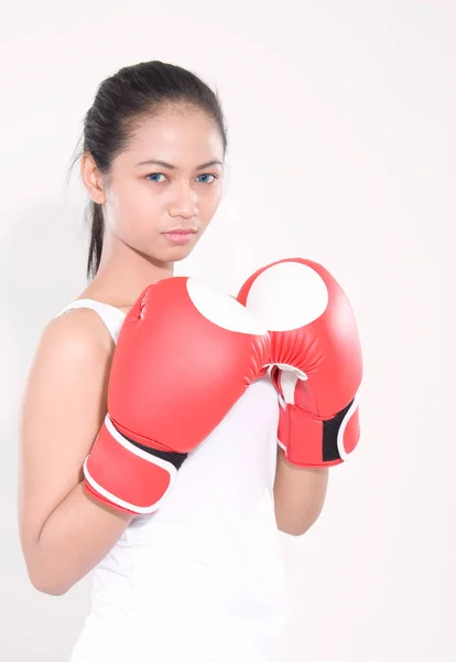 Guapo Muscular Joven Belleza Mujer Asisn Usando Guantes Boxeo —  Fotos de Stock