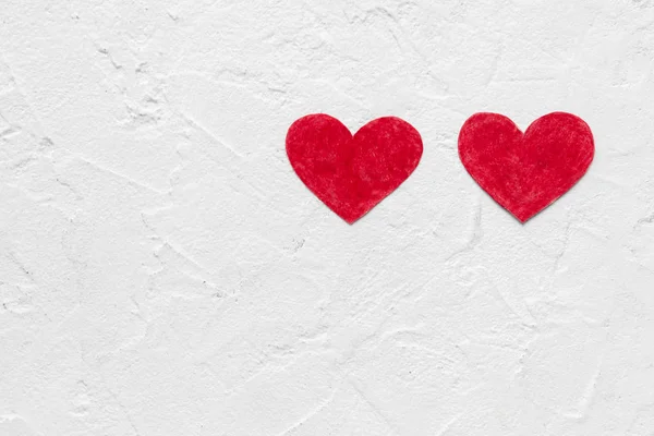 Два Серця Червоний Папір Білій Стіні Копією Простір Щасливого Валентина — стокове фото