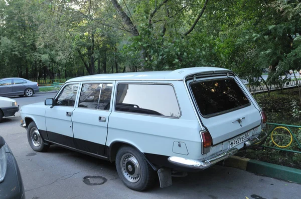 2011年9月14日 苏联复古汽车Gaz Volga — 图库照片