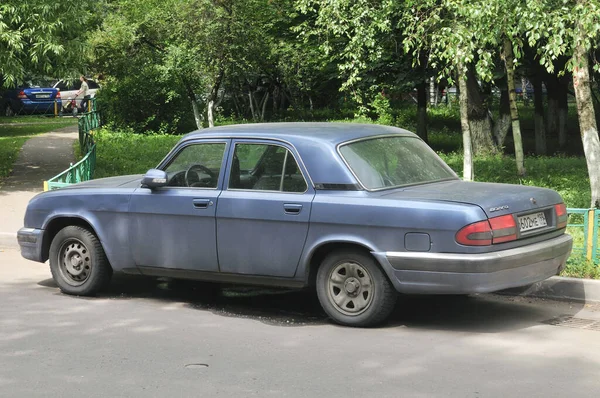Moscow Russia June 2011 Old Russian Blue Car Gaz 31105 — Stock Photo, Image