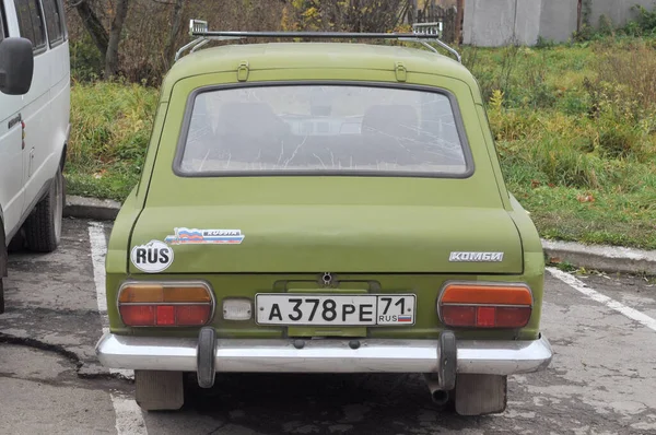 トゥーラ ロシア 2009年10月15日 ソ連の古い車Izh 21251 Combi リアビュー — ストック写真