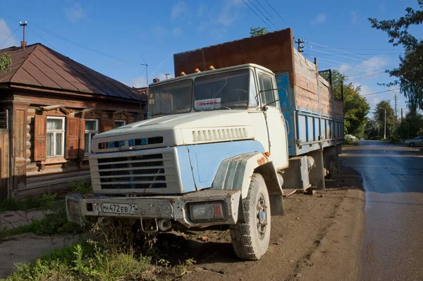 Tula Russia Września 2012 Stara Radziecka Ciężarówka Kraz 6505 Stojąca — Zdjęcie stockowe