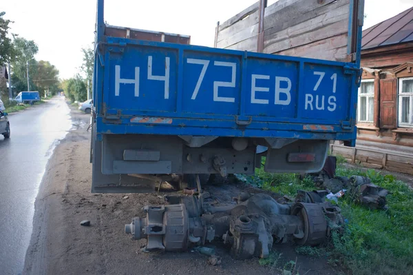 Tula Russia Września 2012 Stara Opuszczona Radziecka Ciężarówka Kraz 6505 — Zdjęcie stockowe