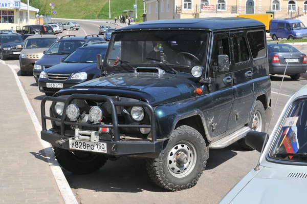 Volokolamsk Región Moscú Rusia Noviembre 2010 Nuevo Coche Negro Ruso — Foto de Stock