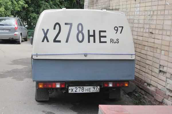 俄罗斯 莫斯科 2011年6月16日 俄罗斯低吨位Vis 2347卡车是基于Vaz 2109 Lada 后视镜制造的 — 图库照片