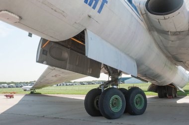 Zhukovsky, RUSSIA - 29 Ağustos 2019: Sovyet taşımacılık uçağı OKB Myasishchev VM-T 