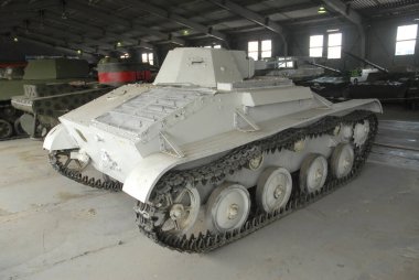 MOSCOW REGION, RUSSIA - 8 Mayıs 2007: Sovyet hafif tankı T-60 zırhlı araçlar müzesinde, Kubinka, arka görüş
