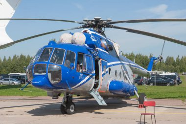 Zhukovsky, RUSSIA - 29 Ağustos 2019: Uluslararası havacılık ve uzay salonu MAKS-2019 'da kuyruk numarası 95189 olan Rus Mi-8AMT Hip helikopteri