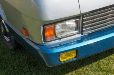 Chernogolovka, Moskova bölgesi, RUSSIA - 25 Ağustos 2018: Chernogolovka 'daki Devlet Askeri-Teknik Müzesi' nde gümüş Sovyet minibus ZIL-118K 