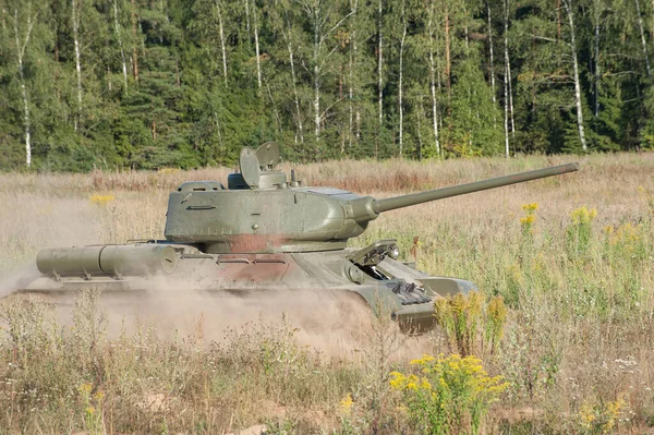 Tjernogolovka Moskvaregionen Ryssland Augusti 2018 Sovjetisk Gammal Medelstor Stridsvagn Från — Stockfoto