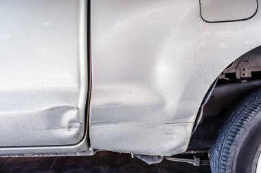 Kaza hasarı ile araba