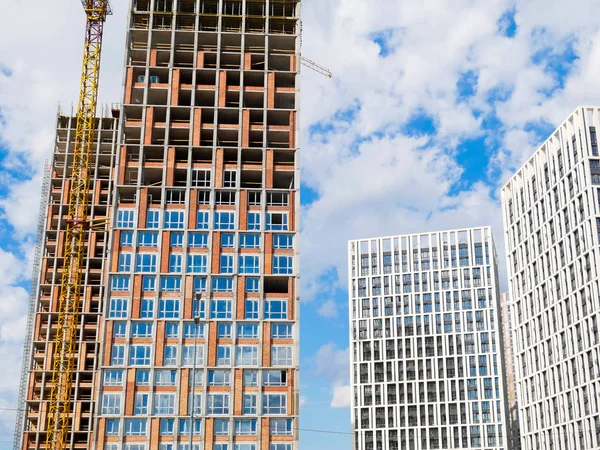 Haus Stadt Bau Gebäude Design Straße blauer Himmel Sonne — Stockfoto