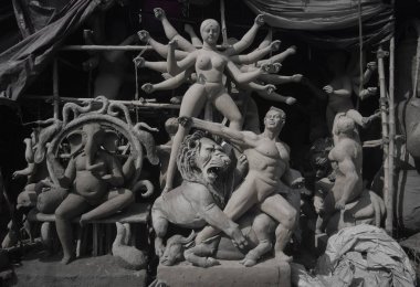 Kumortuli, Kolkata'da idol yapımı