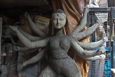 Kumortuli, Kolkata'da idol yapımı