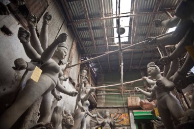 Kumortuli, Kolkata'da idol yapımı