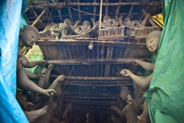 Kumortuli, Kolkata'da idol yapımı