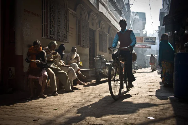 Mensen Bij Varanasi Ghat Religieuze Reisbestemming India — Stockfoto