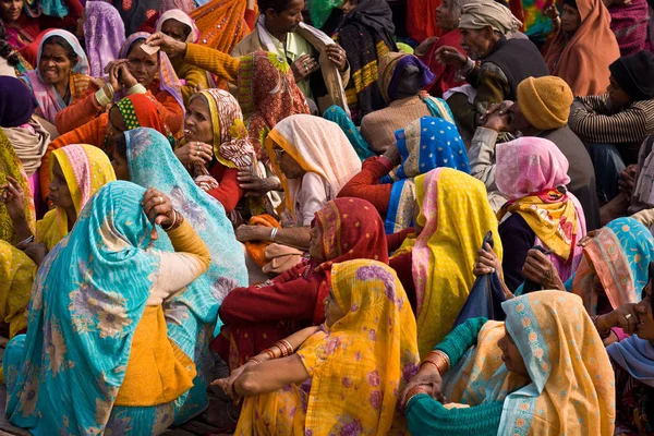 Människor Varanasi Ghat Religiösa Resmål Indien — Stockfoto