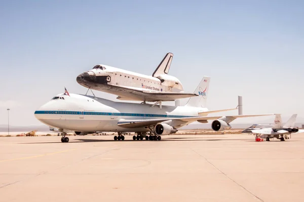 Edwards Hava Kuvvetleri / NASA Üssünde Uzay Mekiği Yuttu