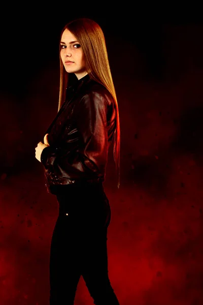 Vampire Slayer Babe Sobre Fondo Negro Rojo —  Fotos de Stock