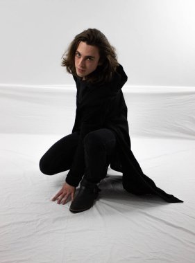 Siyah Hood karanlık savaşçı avcı